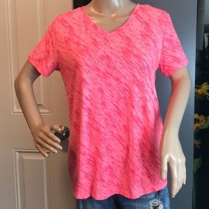 Tek Gear size medium. Hot pink workout/t-shirt